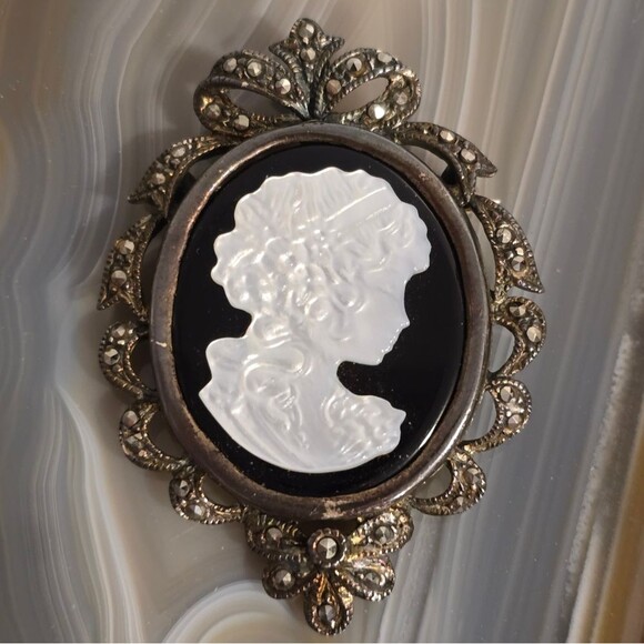 Sterling Silver 925 Cameo Brooch Pendant Mother Of Pearl Marcasite Onyx Vintage - Picture 4 of 7